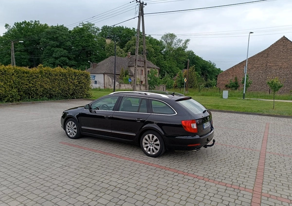 Skoda Superb cena 36900 przebieg: 199700, rok produkcji 2011 z Choszczno małe 154